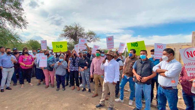 Fuera Hipocrates Nolasco, Reclaman Mezcaleros