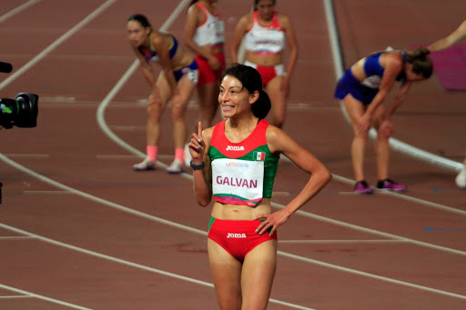 Laura Galván impone marca olímpica y supera récord mexicano