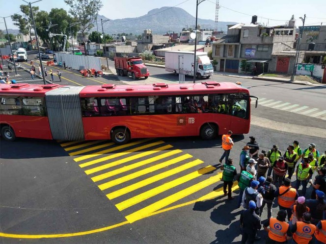 Metrobús por Tláhuac