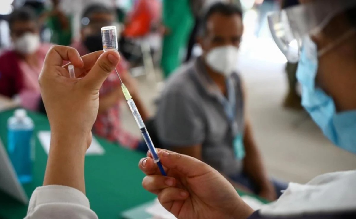 Vacunación de maestros de la CDMX iniciará el 18 de mayo