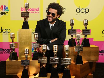 The Weeknd takes the night at the Billboard Music Awards;  winners list