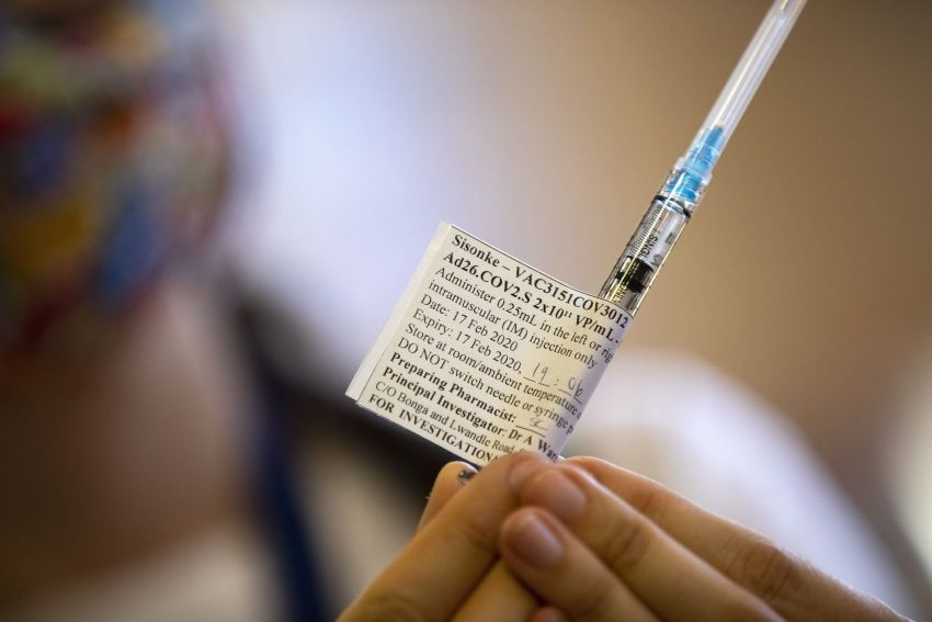 Baja California abre registro de vacunación para personas de 18 a 39 años