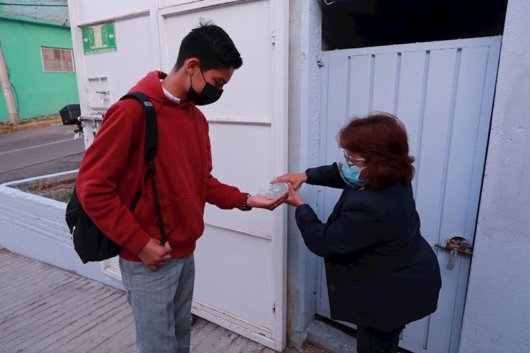 detectan caso de Covid-19 en una secundaria de Tláhuac