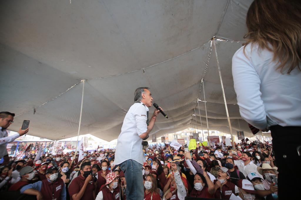 En un evento emotivo, intenso y con más de 3 mil asistentes, Enrique Garay cerró su campaña rumbo a la presidencia municipal de Huixquilucan