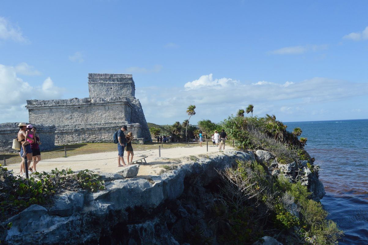 Confirma Sectur vacunación en los destinos turísticos de México