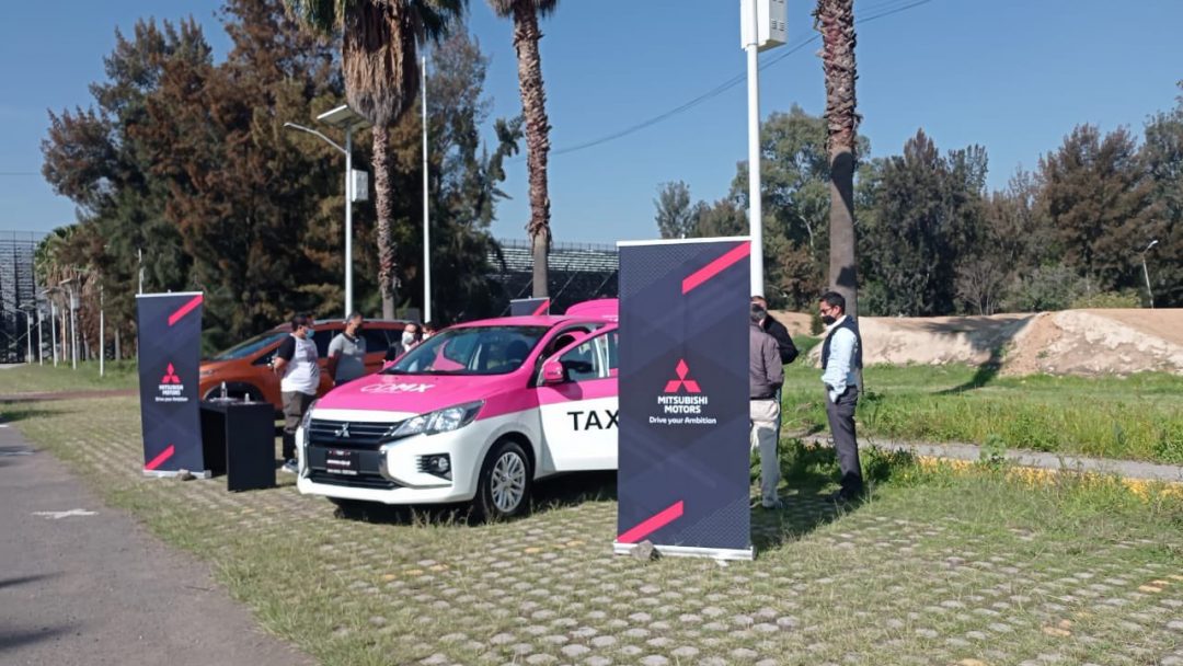 CDMX realiza la Feria Taxi 2021