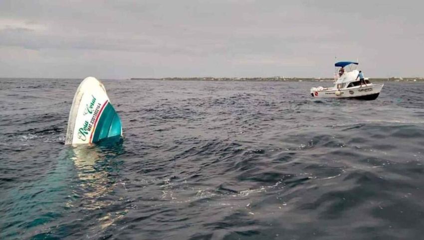 Embarcación en Isla Mujeres se hunde con 15 personas a bordo