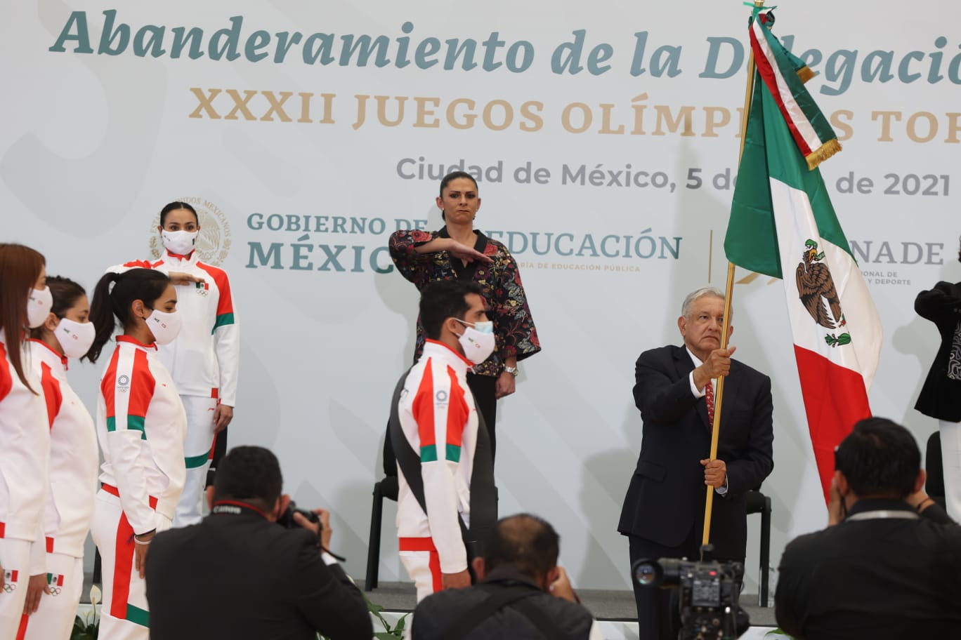 López Obrador promete premios a deportistas que irán a Tokio 2020