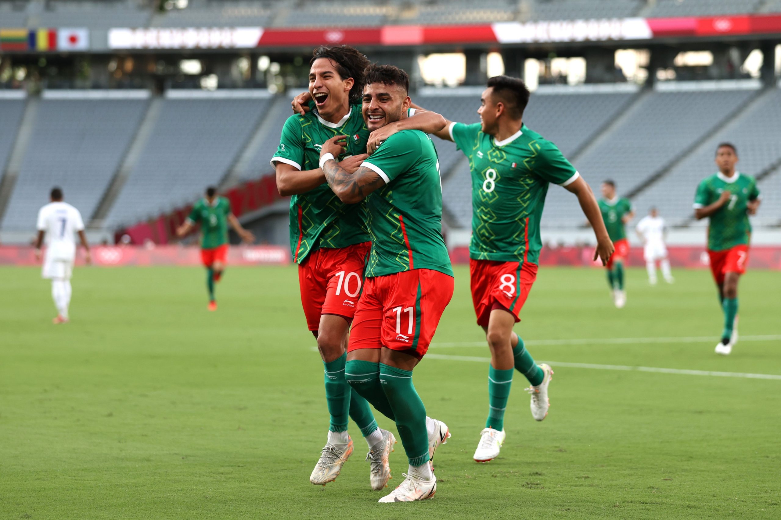 México golea 4-1 a Francia en su debut olímpico