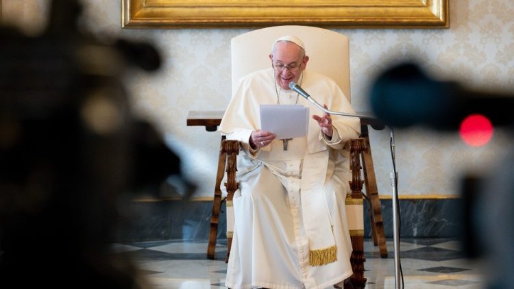 Papa Francisco será sometido a cirugía