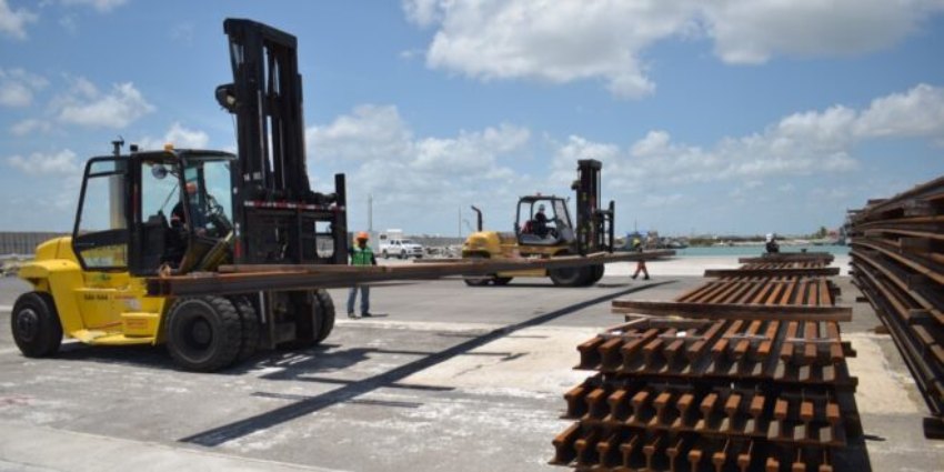 Fonatur ha recibido tres cargamentos con más de 15 mil toneladas de rieles para el Tren Maya