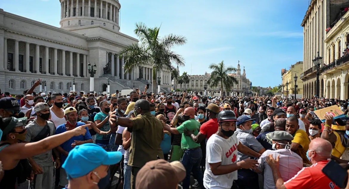 La Fiscalía de Cuba y el MININT anuncian juicios rápidos para los manifestantes y condenas de hasta 20 años