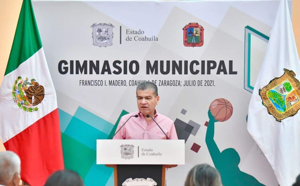 Riquelme entrega el Gimnasio de la Unidad Deportiva de Francisco I. Madero con el propósito de fomentar la actividad física en la comunidad.