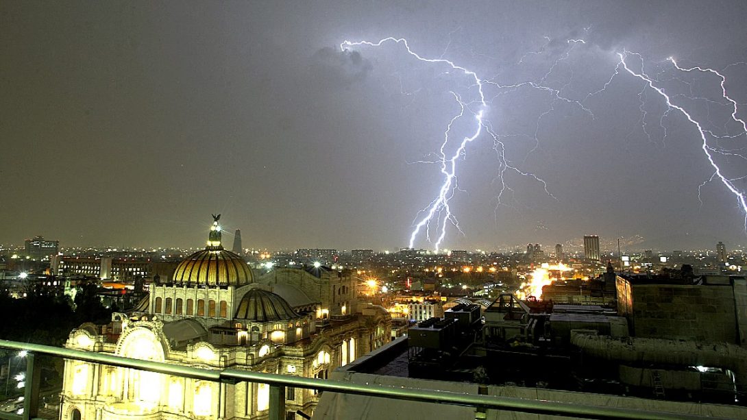 rayo despierta a capitalinos