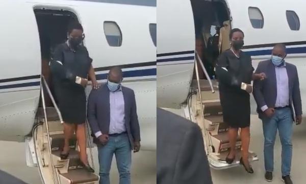 Viuda del presidente haitiano, Jovenel Moise, regresa a Puerto Príncipe después de haber sido hospitalizada en Miami.