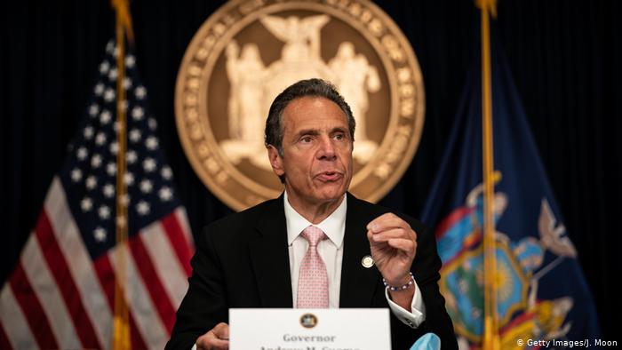 Gobernador de Nueva York renuncia tras acusaciones de acoso sexual