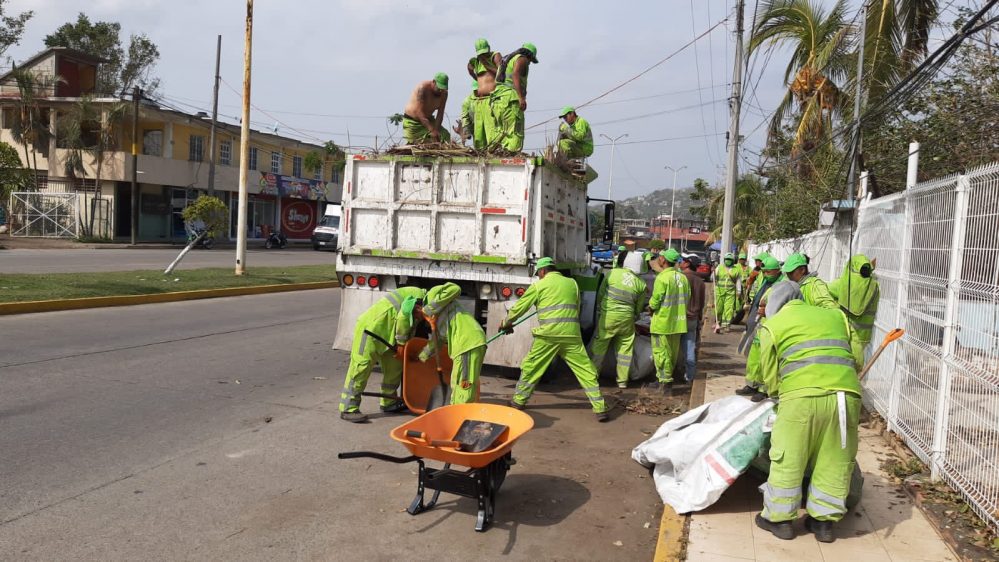 CDMX apoya a Veracruz en labores de limpieza