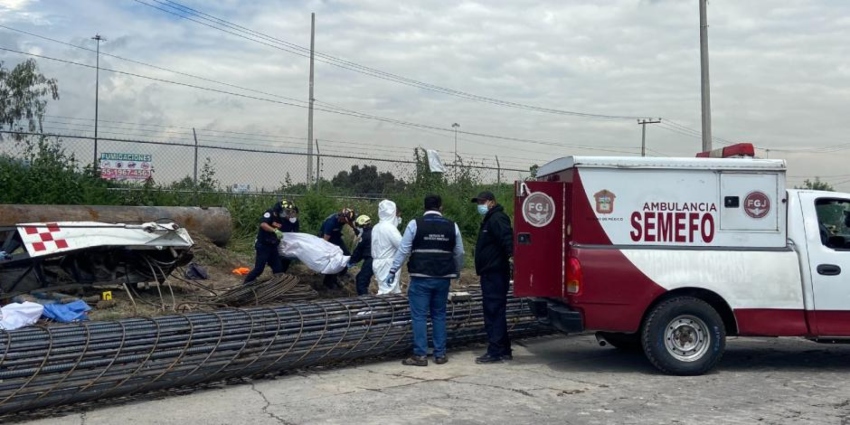 Falla en grúa deja cinco trabajadores muertos en Ecatepec