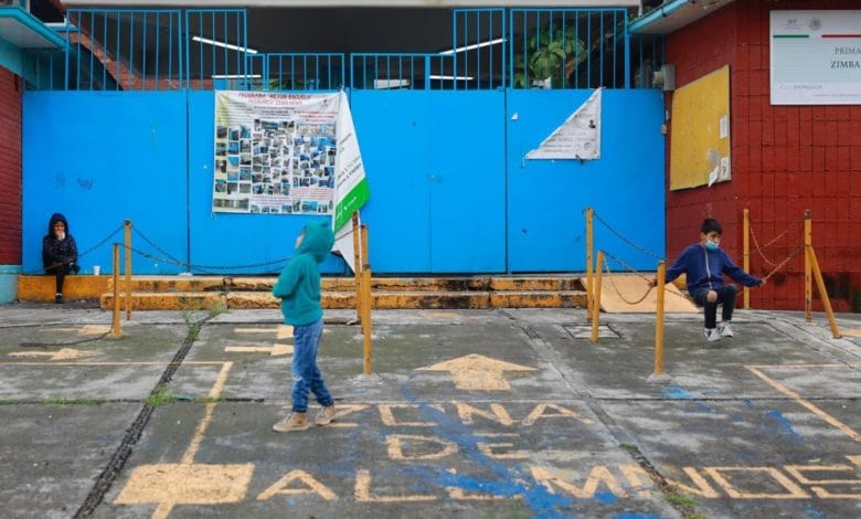 Exige Asociaciones de padres a AMLO acciones para abrir las escuelas en todo México