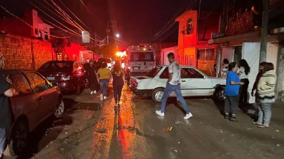 Masacre en Irapuato deja a 7 hombres y una mujer fallecidos en una fiesta por balacera que tuvo lugar en la colonia de Santa María.