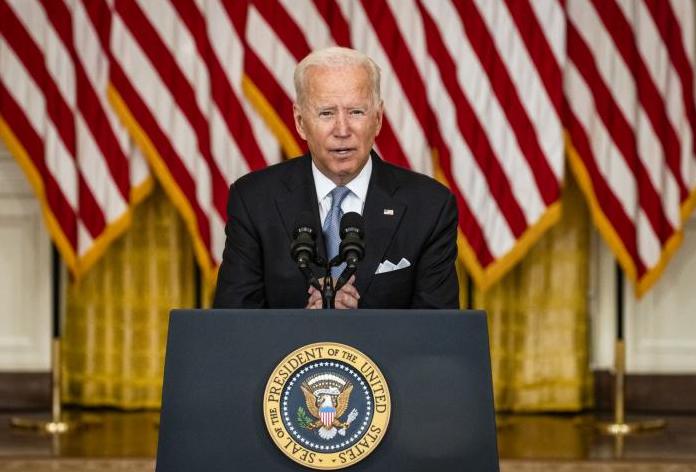 Joe Biden reafirma la decisión de retirar sus tropas de Afganistán luego de casi 20 años de ocupación, a pesar de la caída del país.