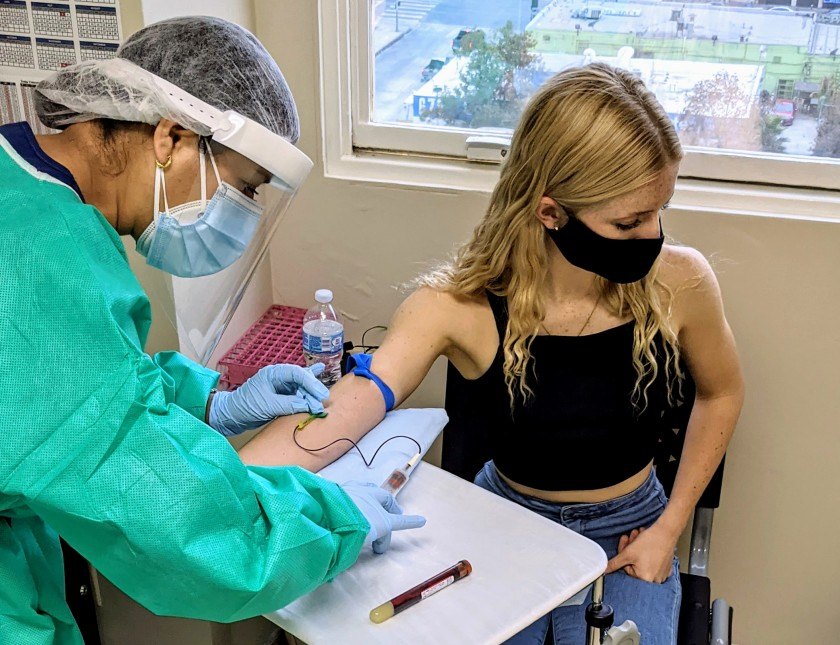 Por amparo, dos menores de edad reciben vacuna Pfizer en Baja California