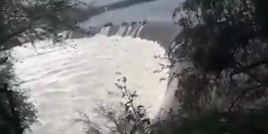 Emiten alerta en 4 estados por desfogue de la presa Zimapán larazon.com.mx