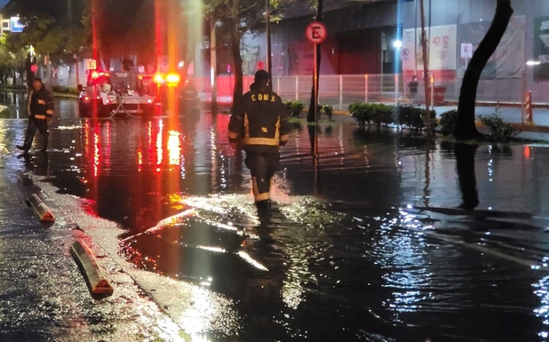 CDMX amanece con graves encharcamientos en Insurgentes, Circuito y otros puntos