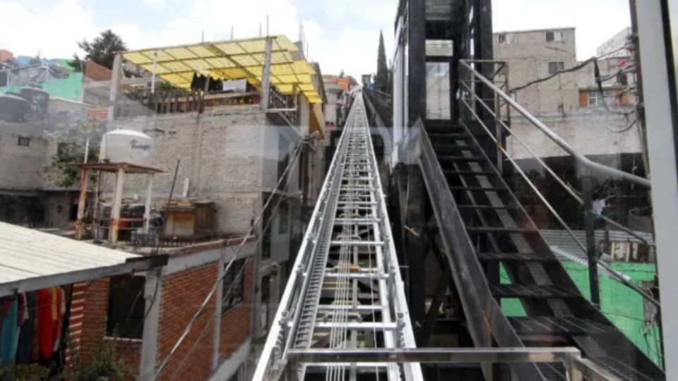 Cacomixtle se electrocuta y provoca falla en elevador inclinado de Á. Obregón