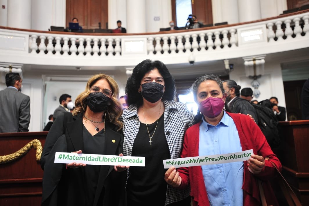 Diputadas de Morena celebran decisión de la SCJN a favor de la despenalización del aborto