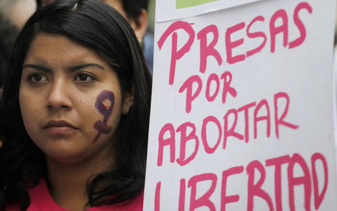 Pide Segob revisar más de 400 carpetas de investigación contra mujeres tras despenalización del aborto por la SCJN