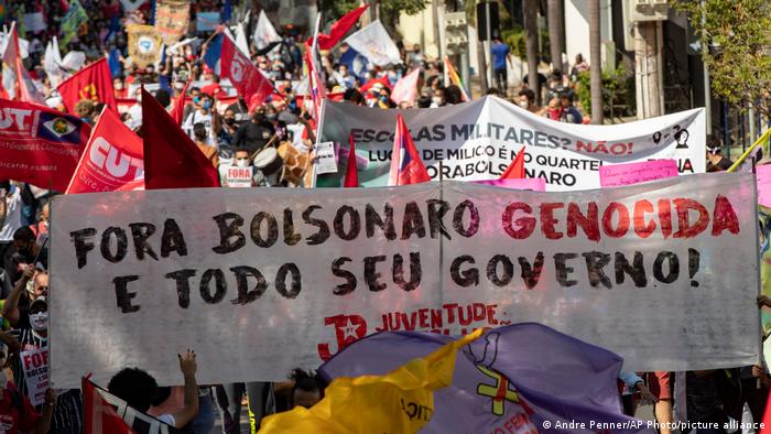Miles claman por juicio a Bolsonaro para pedir la destitución del presidente, pero el acto mostró la falta de unidad de la oposición.
