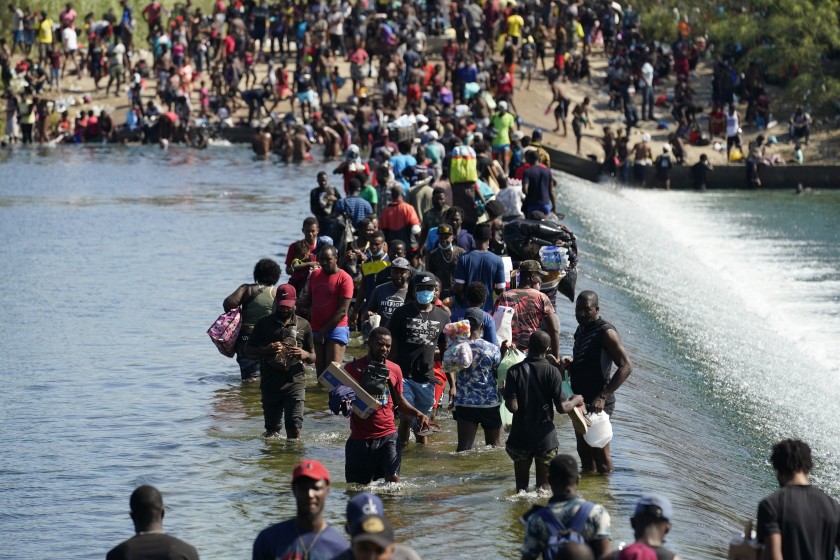 Sigue la llegada de migrantes haitianos a Ciudad Acuña, Coahuila