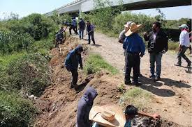 Macheteros de Atenco recuperan río Xalapango