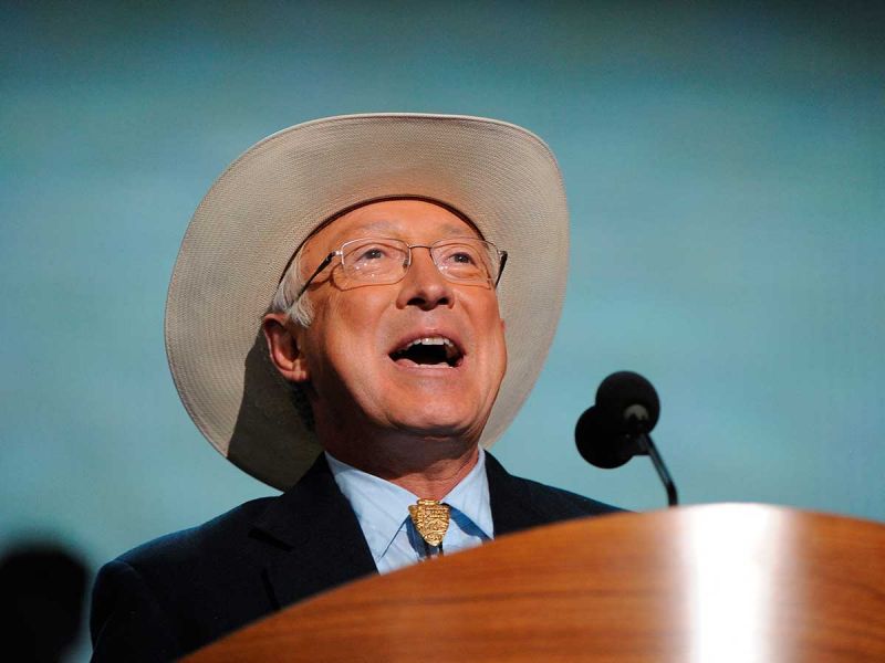 Ken Salazar jura como nuevo embajador de EU en México, después de que fuese confirmado para el cargo por el Senado en agosto pasado.