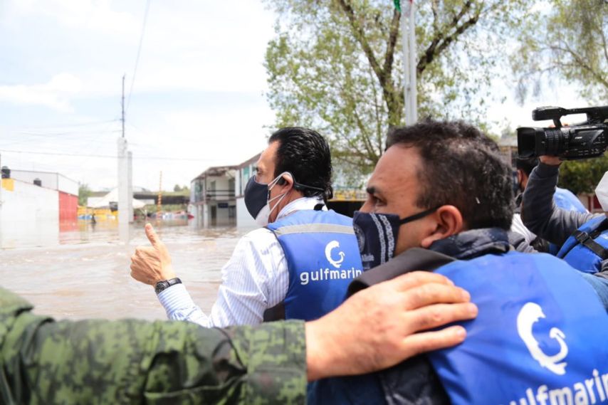 Se hunde lancha en la que gobernador de Hidalgo supervisaba zonas afectadas