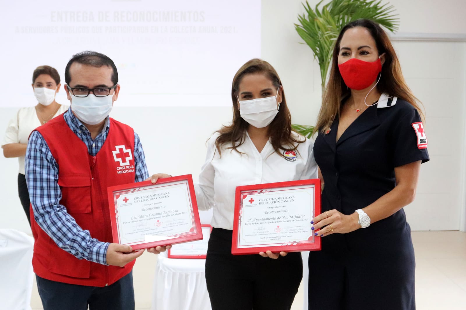 Reconoce Cruz Roja a trabajadores del gobierno de Benito Juárez