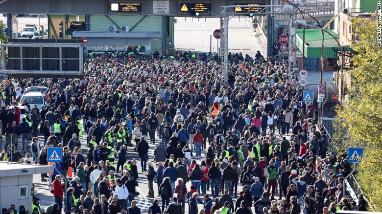 Italia: Miles protestan mientras el pase Covid se vuelve obligatorio para los trabajadores