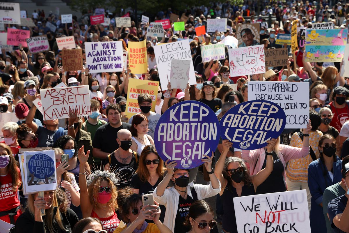 La corte vuelve a permitir que Texas continúe prohibiendo la mayoría de los abortos