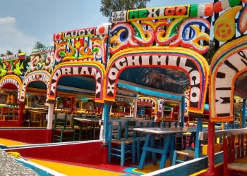 Embarcaderos de Xochimilco se alistan para Día de Muertos