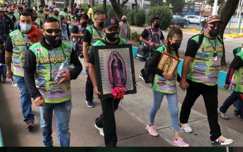 Sonideros realizan peregrinación a la Basílica de Guadalupe