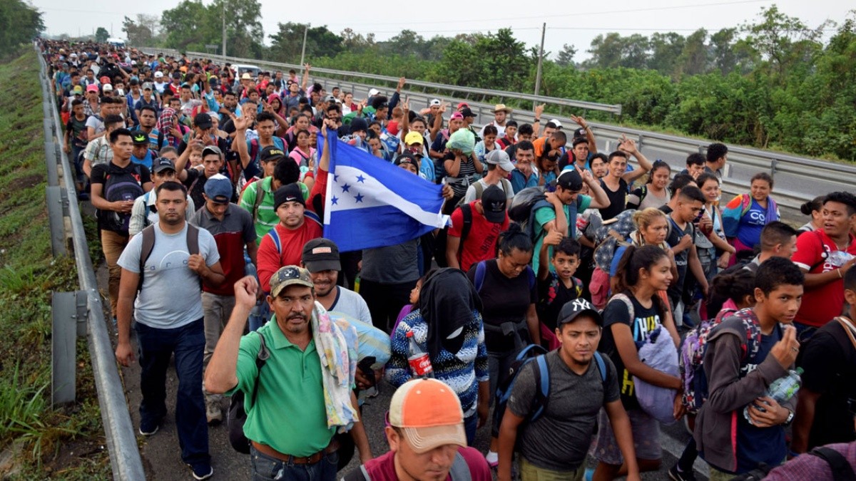 México ofrece autobuses para grupos vulnerables en la caravana migrante