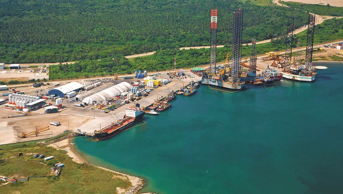 Dos Bocas fue un puerto construido por Pemex en 1979 e inaugurado en 1982, año en el que inició operaciones para uso de la petrolera.