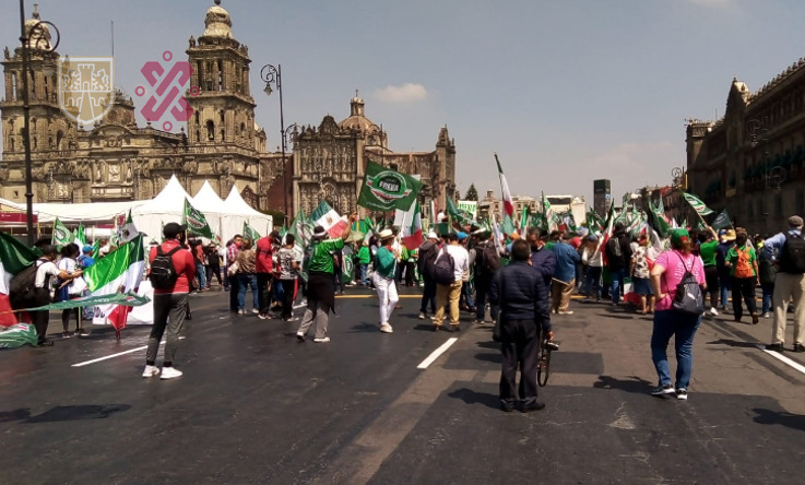 Integrantes de Frena y otras personas de la ciudadanía se reunieron en las inmediaciones del Ángel de la Independencia para marchar.