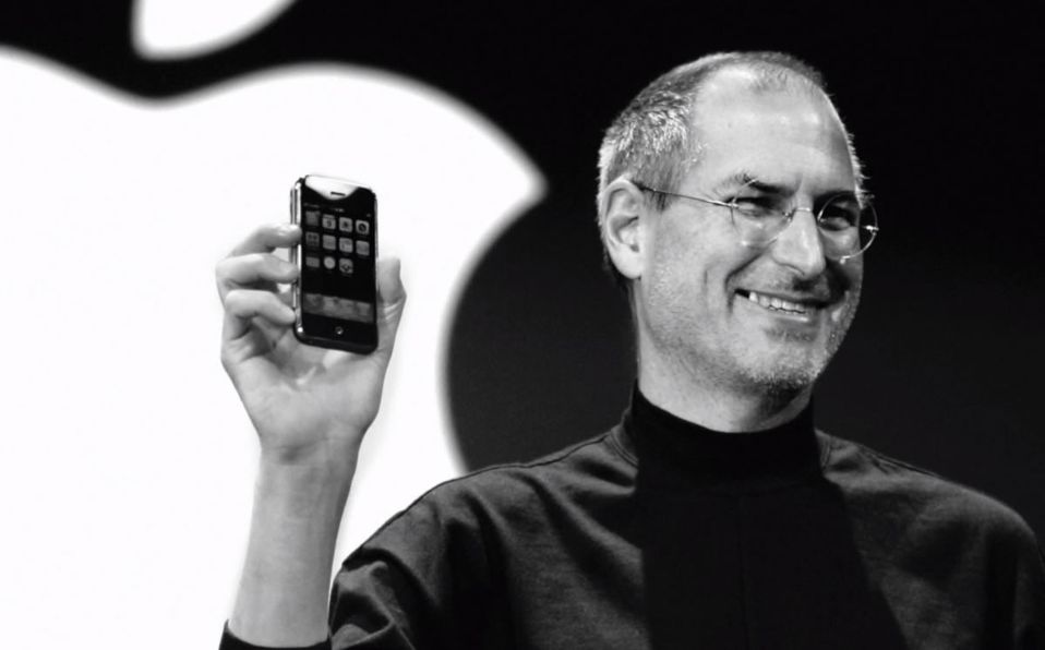 Steve Jobs. Revolucionó el celular Apple, a 10 años de su muerte mediotiempo.com