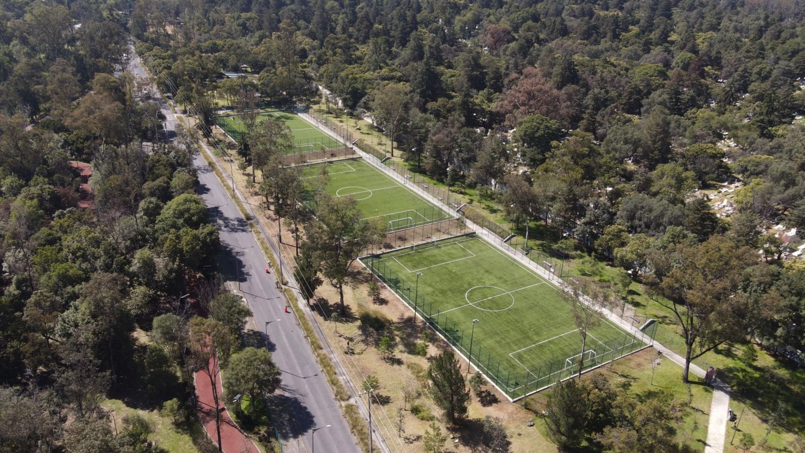 Inaugura Sheinbaum Parque Lomas en la segunda sección del Bosque de Chapultepec, al cual se le destinaron 60 millones de pesos.
