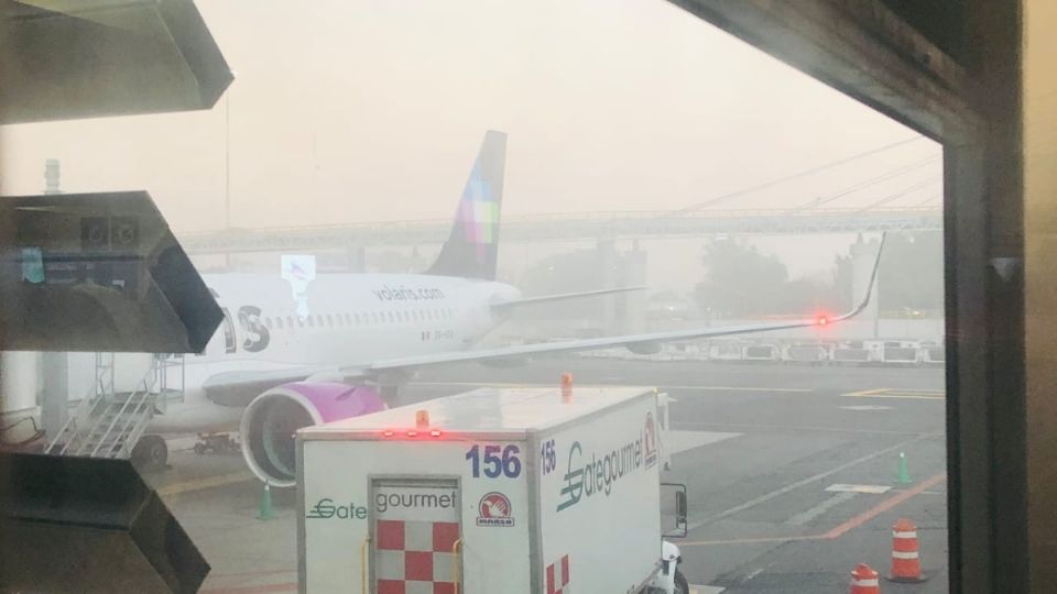 AICM vuelve a suspender vuelos por banco de niebla