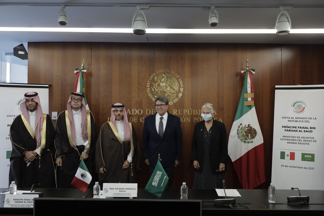 Ricardo Monreal busca fortalecer la relación entre México y Arabia Saudita