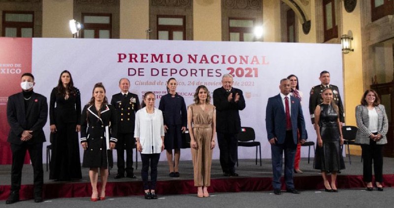 López Obrador entrega Premio Nacional de Deportes 2021