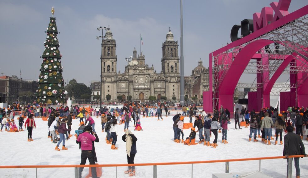 Otro año sin pista de hielo en el Zócalo capitalino; pero "habrá una verbena": Sheinbaum